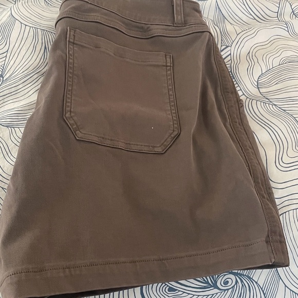 SPANX Stretch Twill Shorts, 6"
Smoke / XL - Picture 3 of 3